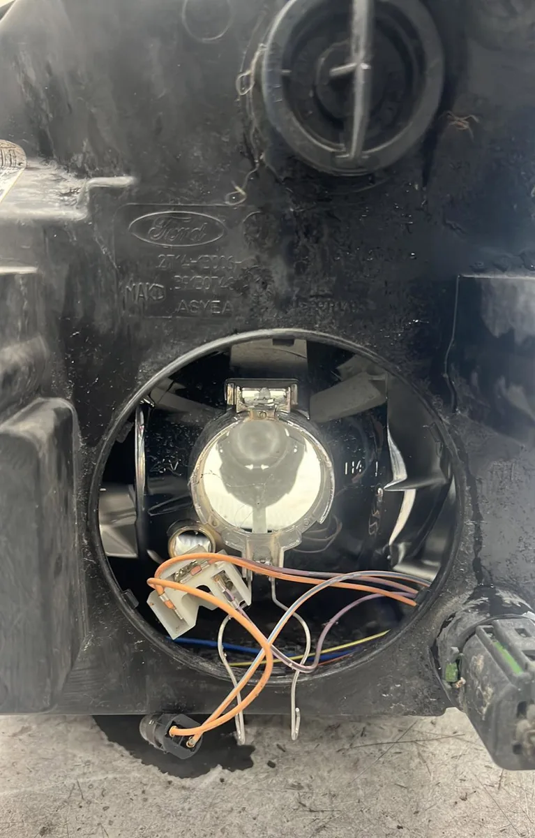 Phare droit FORD TOURNEO CONNECT 1 PHASE 1 occasion