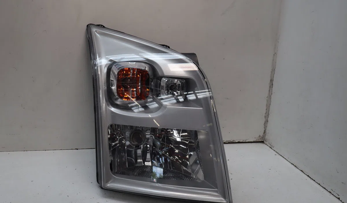 Phare droit Ford TRANSIT Autobus-Autocar (FD_ _, FB_ _, FS_ _, FZ_ _, FC_ _) 2.2 tdci (2011-2014) occasion