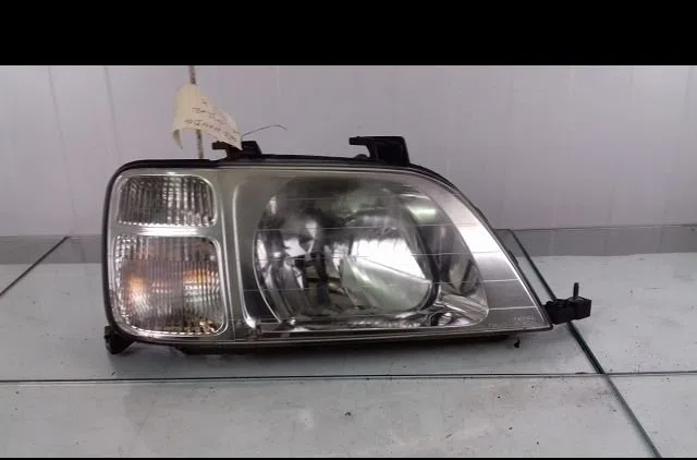 Phare droit Honda CR-V I (RD) 2.0 16v 4wd (rd1, rd3) (1995-2001) occasion
