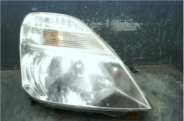 Phare droit HONDA STREAM 2002 occasion