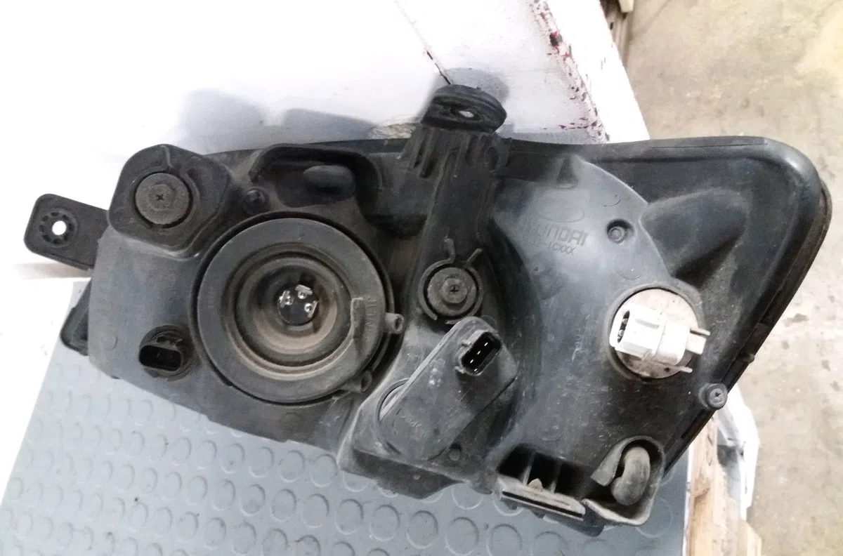 Phare droit Hyundai GETZ (TB) 1.3 i (2002-2004) occasion