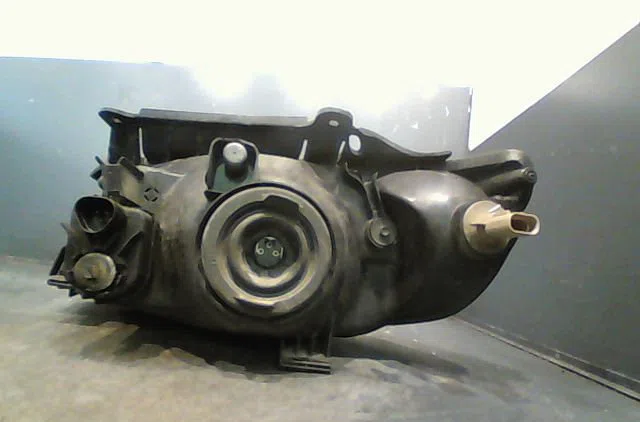 Phare droit HYUNDAI MATRIX 2004 occasion