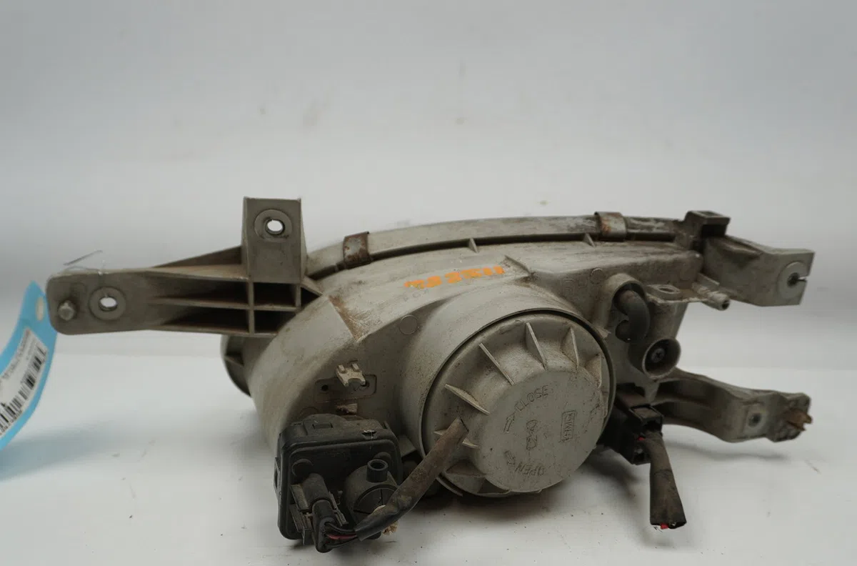 Phare droit Hyundai PONY I (X-3) 1.3 i 12v (1994-2000) occasion