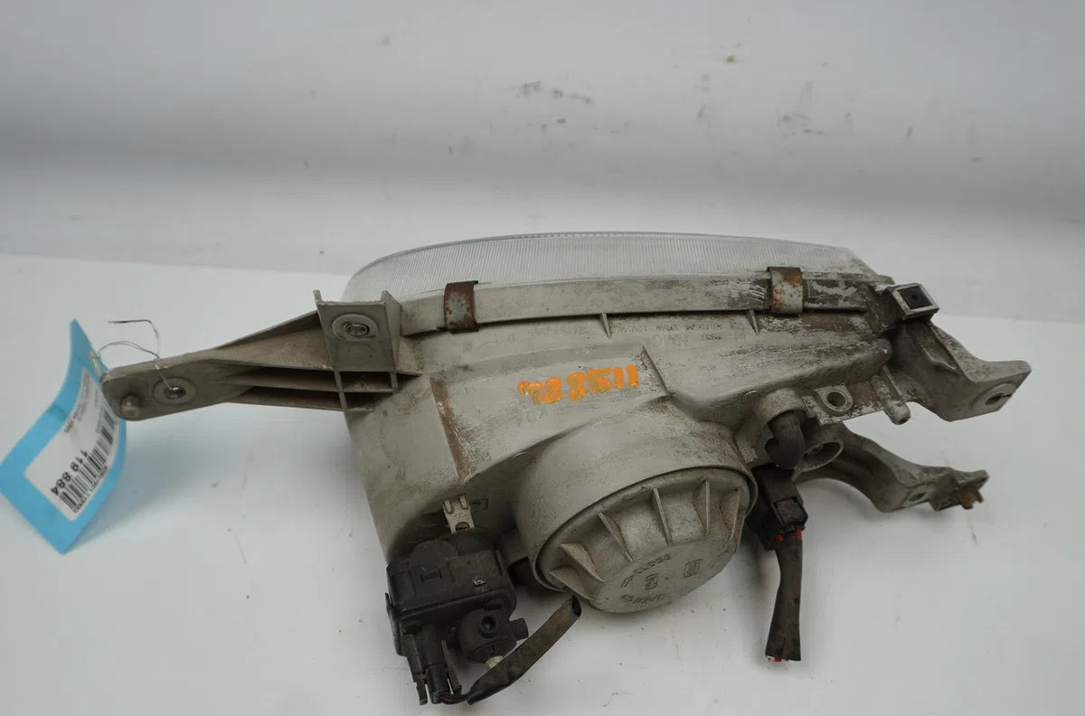 Phare droit Hyundai PONY I (X-3) 1.3 i 12v (1994-2000) occasion