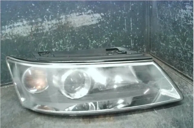 Phare droit Hyundai SONATA V (NF) 2.0 crdi (2006-2010) occasion