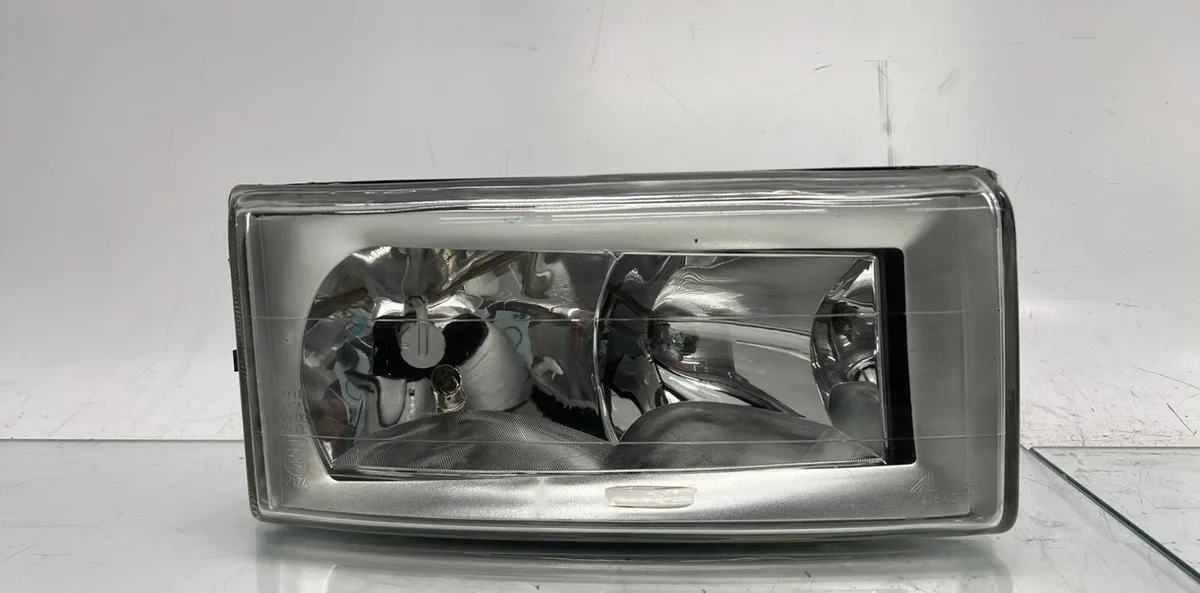 Phare droit IVECO DAILY 3 occasion