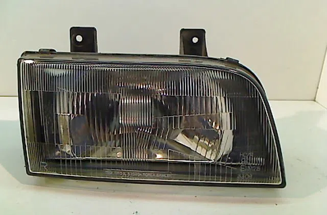 Phare droit Kia SPORTAGE SUV (K00) 2.0 i 16v 4wd (1994-2003) occasion