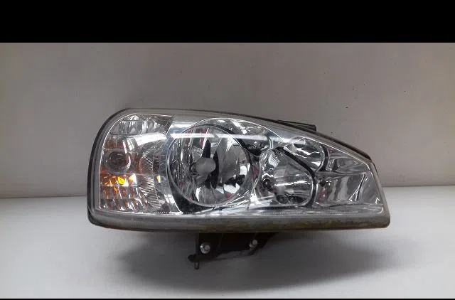 Phare droit Lada KALINA 3-5 portes (1119) 1.4 16v (2008-2013) occasion