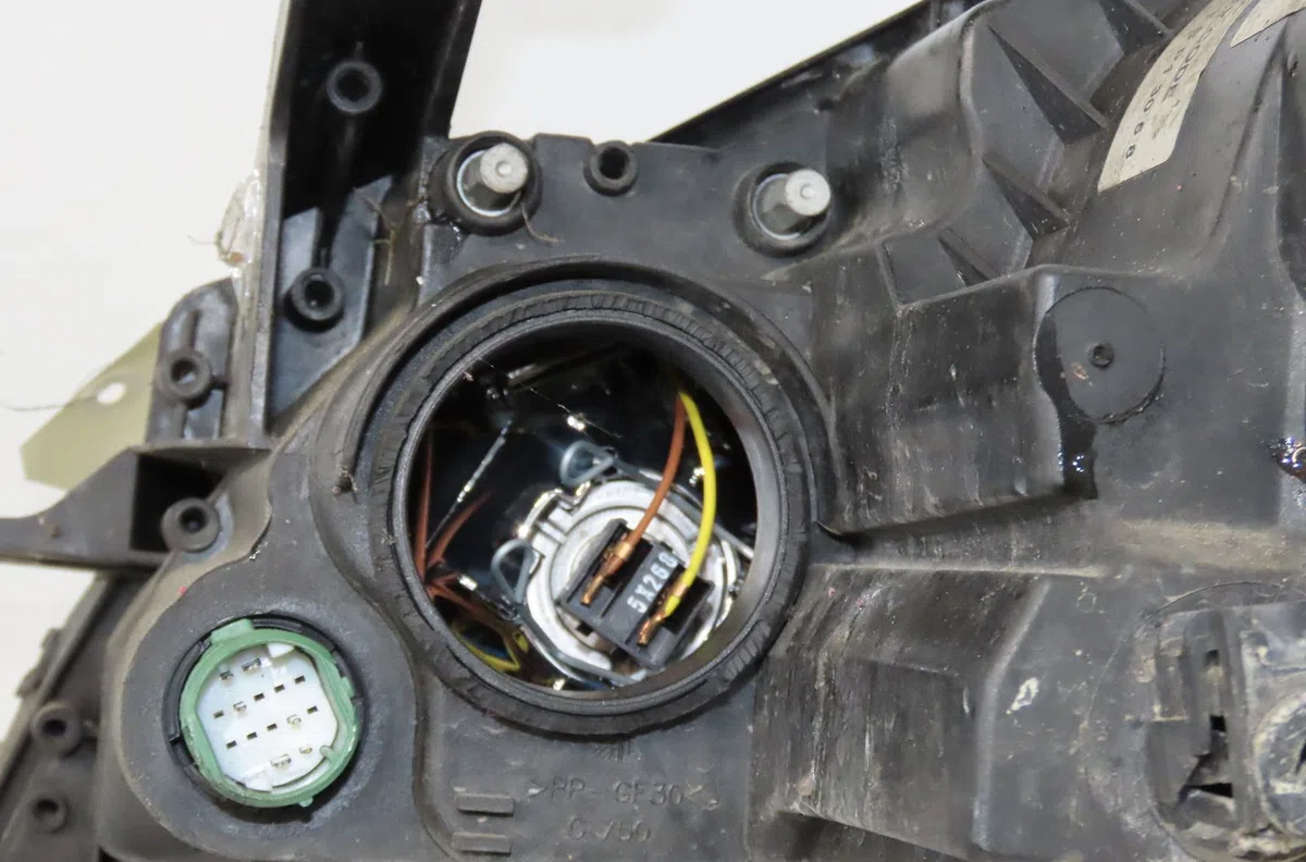 Phare droit Lancia DELTA III (844_) 1.6 d multijet (844.axc11, 844.axc1a) (2008-2014) 5 portes occasion