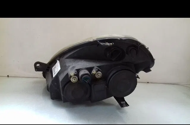 Phare droit Lancia YPSILON (843_) 1.2 (843.axa1a) (2003-2011) occasion
