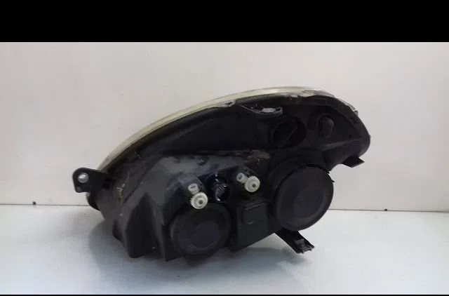 Phare droit Lancia YPSILON (843_) 1.3 d multijet (843.axh1a, 843.axe1a) (2007-2011) occasion