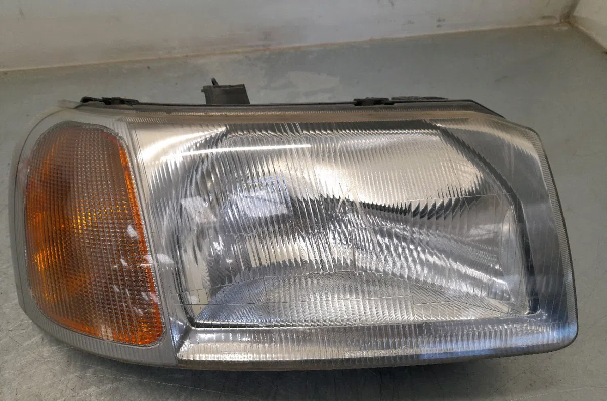 Phare droit Land rover FREELANDER I (L314) 2.0 di 4x4 (1998-2000) 5 portes occasion