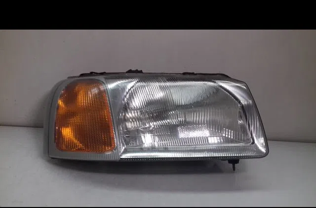 Phare droit Land rover FREELANDER I (L314) 2.0 di 4x4 (1998-2000) 5 portes occasion
