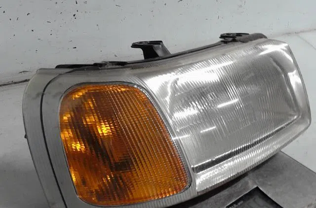 Phare droit Land rover FREELANDER I Soft Top (L314) 1.8 i 16v 4x4 (1998-2006) occasion