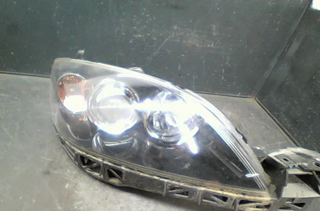 Phare droit MAZDA 3 2004 occasion