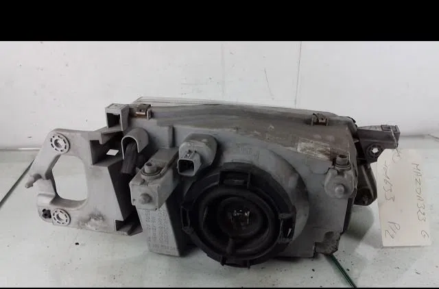 Phare droit Mazda 323 F VI (BJ) 1.5 16v (bj5w) (1998-2001) occasion