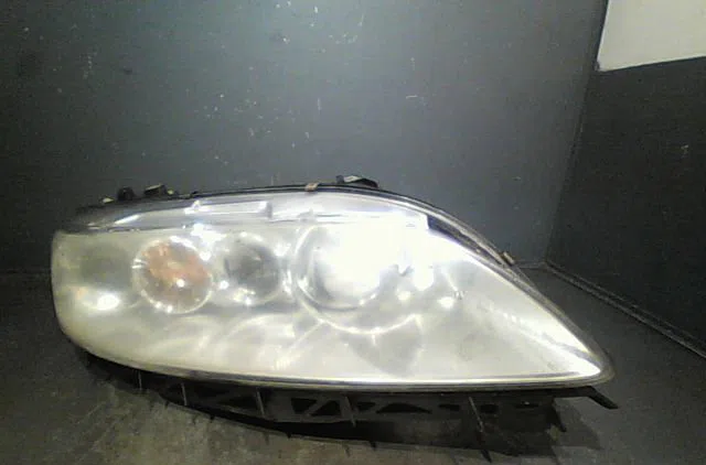 Phare droit Mazda 6 Hatchback (GG) 2.0 di (gg14) (2002-2007) occasion