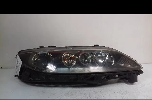 Phare droit Mazda 6 Hatchback (GG) 2.0 di (gg14) (2002-2007) occasion