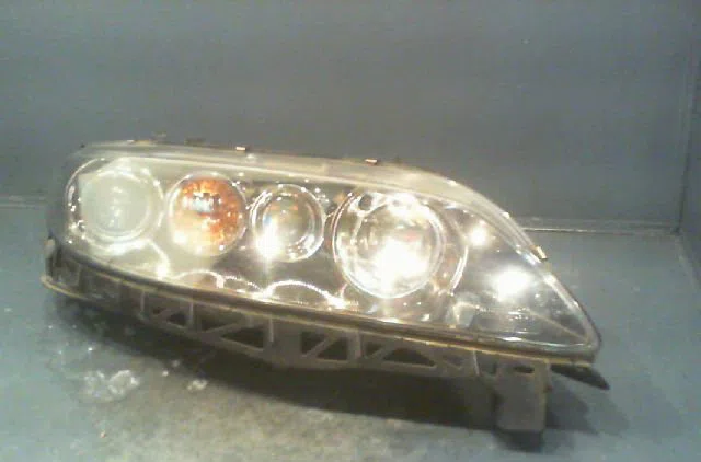 Phare droit Mazda 6 Hatchback (GG) 2.0 di (gg14) (2002-2007) occasion
