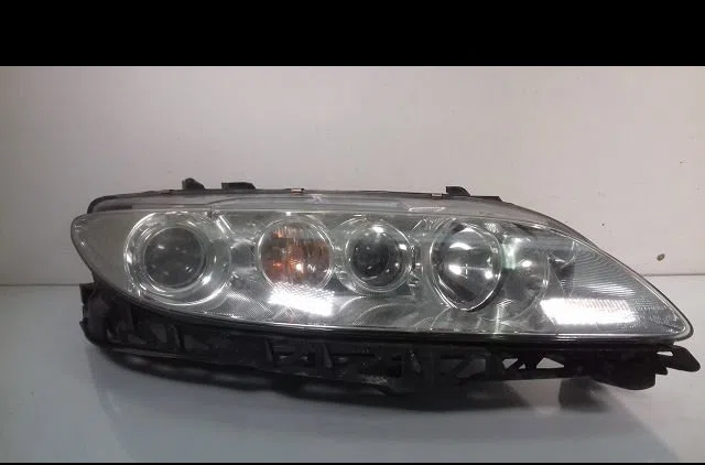 Phare droit Mazda 6 Hatchback (GG) 2.0 (gges) (2002-2007) occasion
