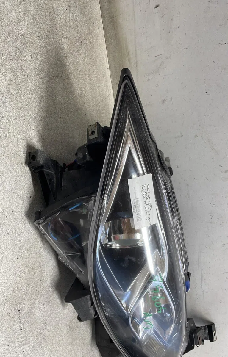 Phare droit Mazda 6 Hatchback (GH) 2.5 mzr (gh5fs) (2007-2013) occasion