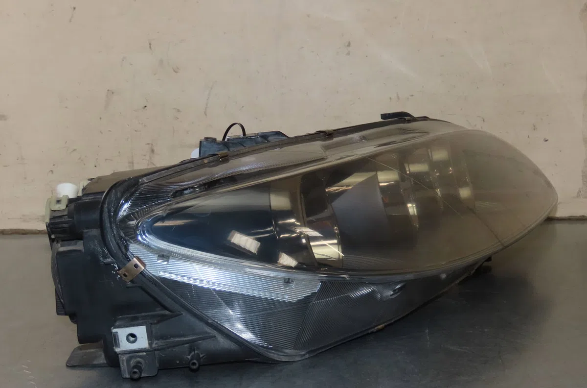 Phare droit Mazda 6 Station Wagon (GY) 2.0 di (gy19) (2002-2005) occasion