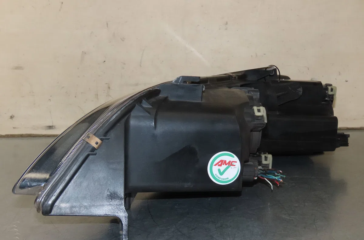 Phare droit Mazda 6 Station Wagon (GY) 2.0 di (gy19) (2002-2005) occasion