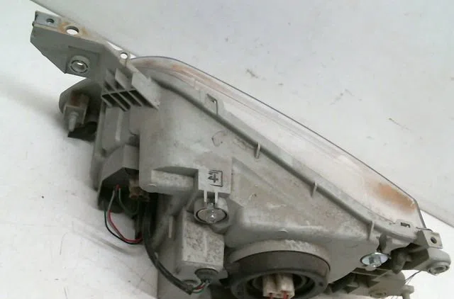 Phare droit Mazda PREMACY (CP) 2.0 td (2000-2005) occasion