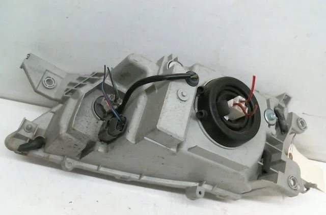 Phare droit Mazda PREMACY (CP) 2.0 td (2000-2005) occasion