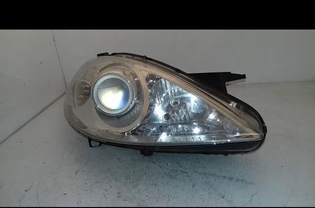 Phare droit Mercedes-benz CLASSE A (W169) A 180 (169.032, 169.332) (2009-2012) occasion