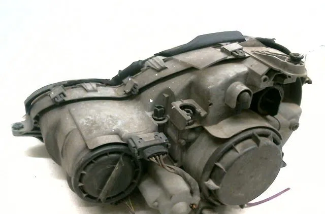 Phare droit Mercedes-benz CLASSE C Coupe Sport (CL203) C 220 cdi (203.708) (2004-2008) 3 portes occasion