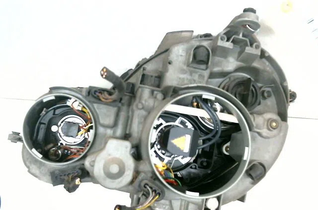 Phare droit Mercedes-benz CLASSE C Coupe Sport (CL203) C 220 cdi (203.708) (2004-2008) 3 portes occasion