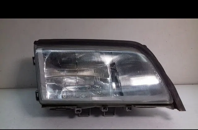 Phare droit Mercedes-benz CLASSE C (W202) C 180 (202.018) (1993-2000) 4 portes occasion