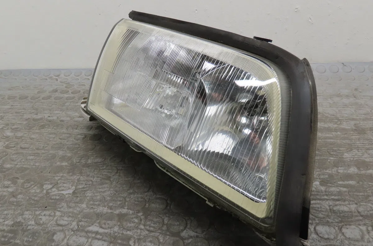 Phare droit Mercedes-benz CLASSE C (W202) C 180 (202.018) (1993-2000) 4 portes occasion