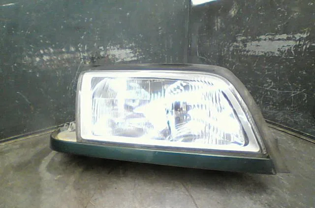 Phare droit Mercedes-benz CLASSE C (W202) C 220 cdi (202.133) (1997-2000) 4 portes occasion