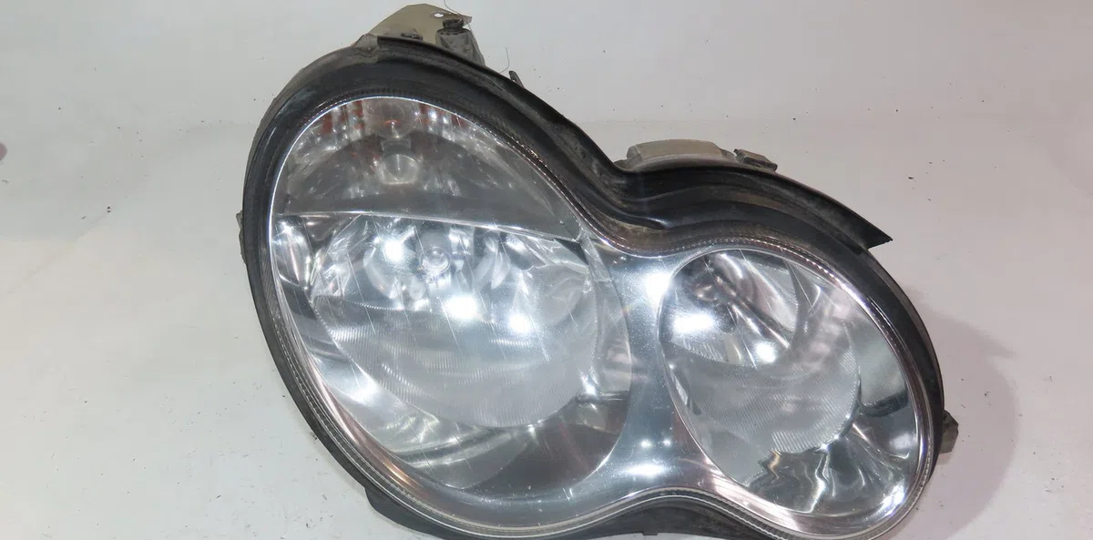 Phare droit Mercedes-benz CLASSE C (W203) C 200 cdi (203.007) (2003-2007) occasion