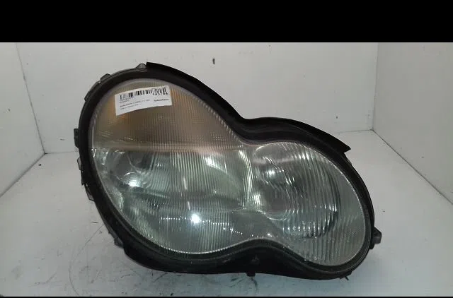 Phare droit Mercedes-benz CLASSE C (W203) C 220 cdi (203.006) (2000-2007) 4 portes occasion