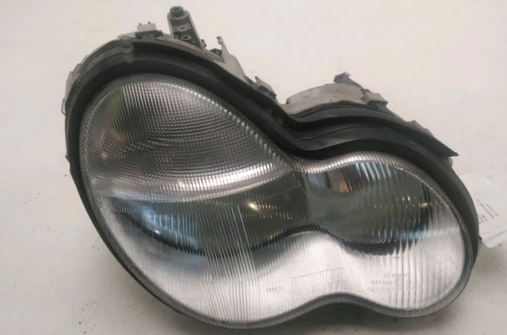 Phare droit Mercedes-benz CLASSE C (W203) C 240 (203.061) (2000-2007) occasion
