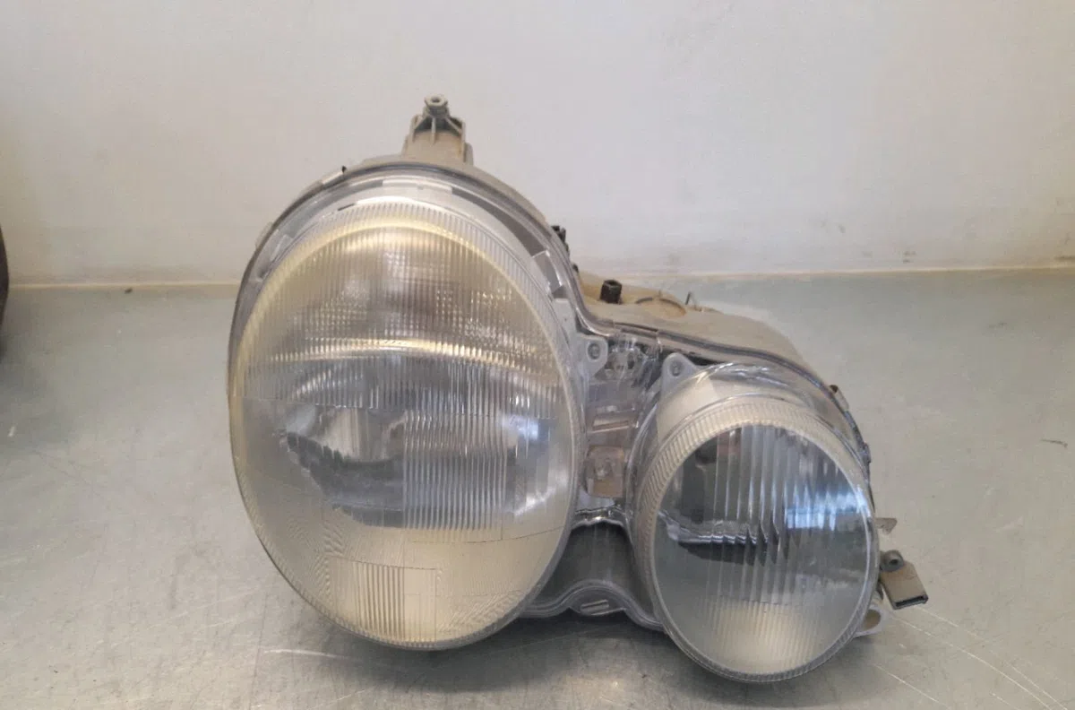 Phare droit Mercedes-benz CLASSE E (W210) E 290 turbo-d (210.017) (1996-1999) occasion