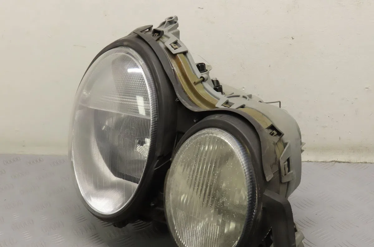 Phare droit Mercedes-benz CLASSE E (W210) E 320 (210.065) (1997-2002) occasion