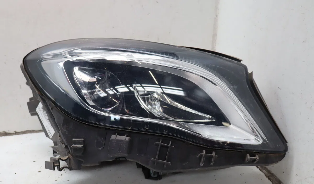 Phare droit Mercedes-benz CLASSE GLA (X156) Gla 200 (156.943) (2013) occasion