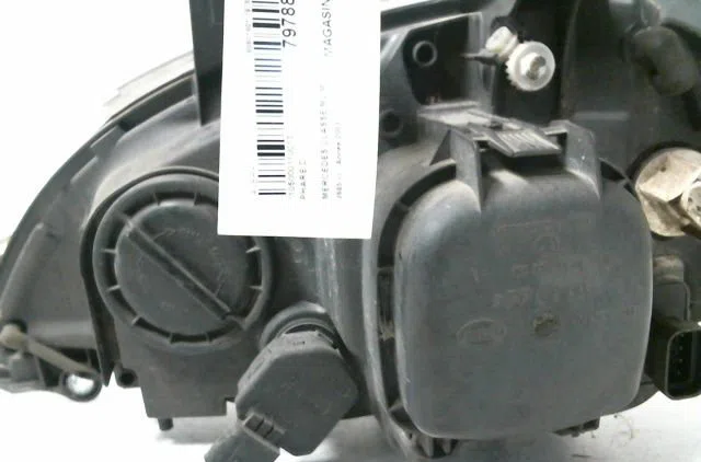 Phare droit Mercedes-benz CLASSE M (W163) Ml 270 cdi (163.113) (1999-2005) occasion