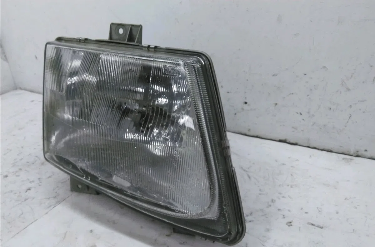 Phare droit Mercedes-benz CLASSE V (638-2) V 280 (638.244, 638.294) (1997-2003) occasion