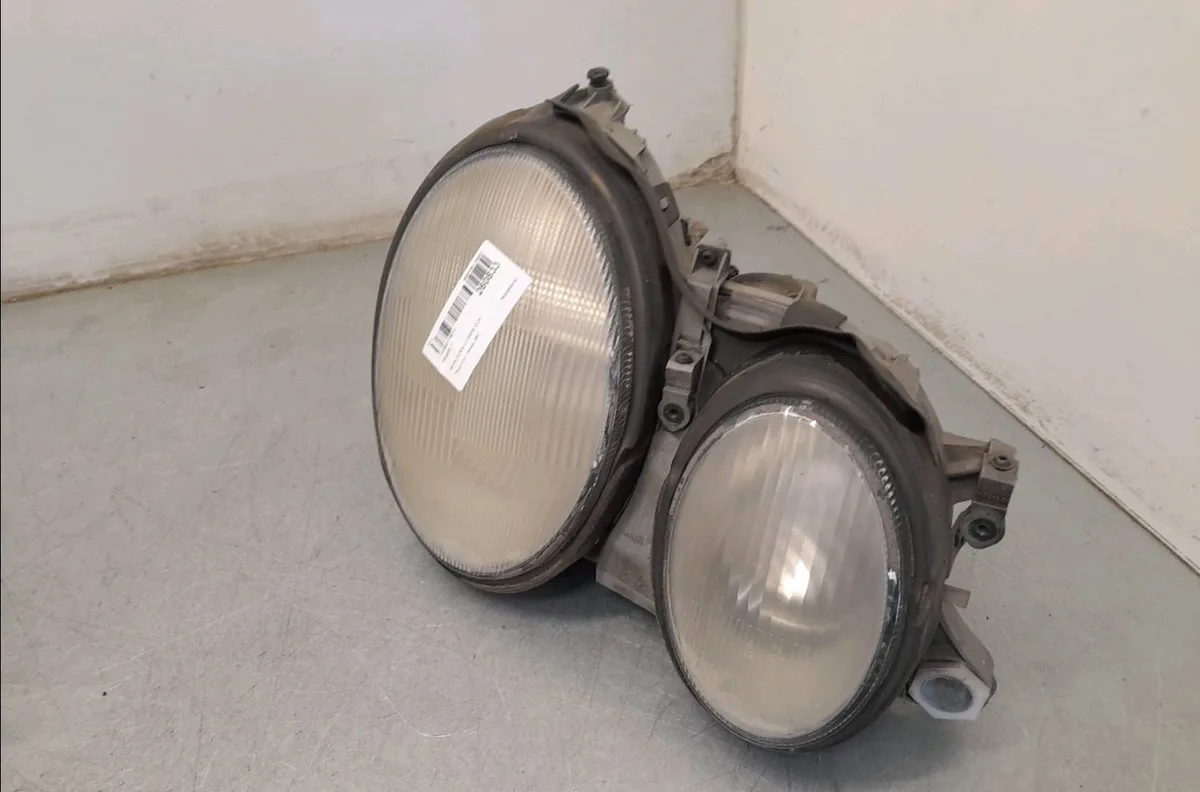 Phare droit Mercedes-benz CLK (C208) Clk 200 kompressor (208.344) (2000-2002) occasion