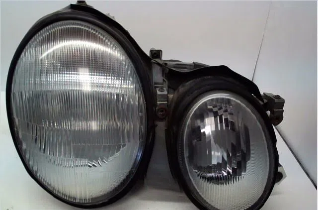 Phare droit Mercedes-benz CLK (C208) Clk 230 kompressor (208.347) (1997-2000) occasion