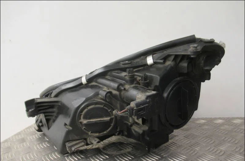 Phare droit Mercedes-benz CLS (C219) Cls 320 cdi (219.322) (2005-2010) occasion