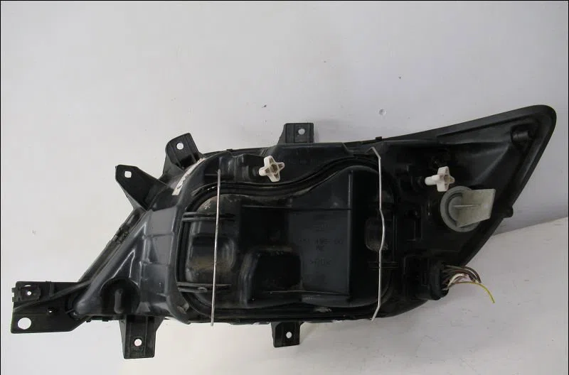 Phare droit Mercedes-benz SPRINTER 2-t Camionnette (B901, B902) 211 cdi (901.661, 901.662, 902.661, 902.662) (2000-2006)