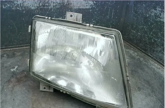 Phare droit Mercedes-benz VITO Camionnette (W638) 112 cdi 2.2 (638.094) (1999-2003) occasion