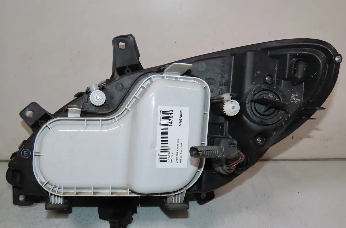 Phare droit Mercedes-benz VITO - MIXTO Camionnette (W639) 115 cdi (639.601, 639.603, 639.605) (2003) occasion