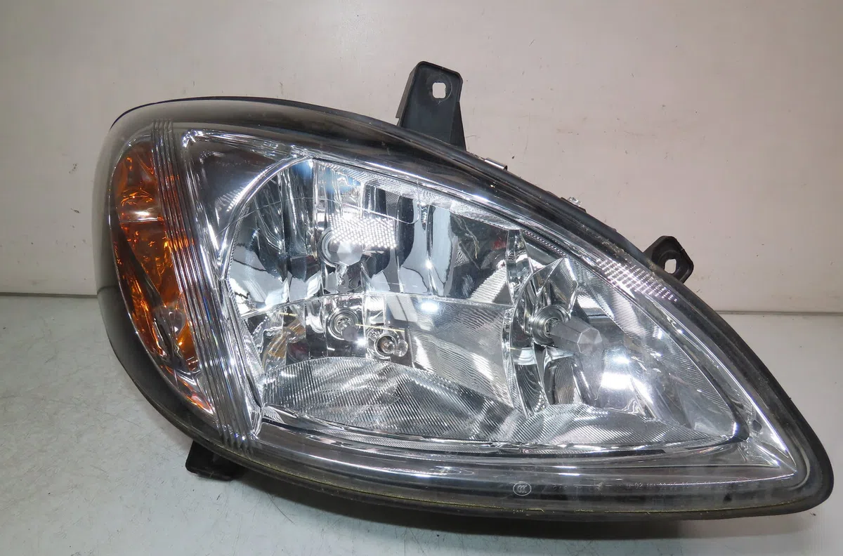 Phare droit Mercedes-benz VITO - MIXTO Camionnette (W639) 115 cdi (639.601, 639.603, 639.605) (2003) occasion